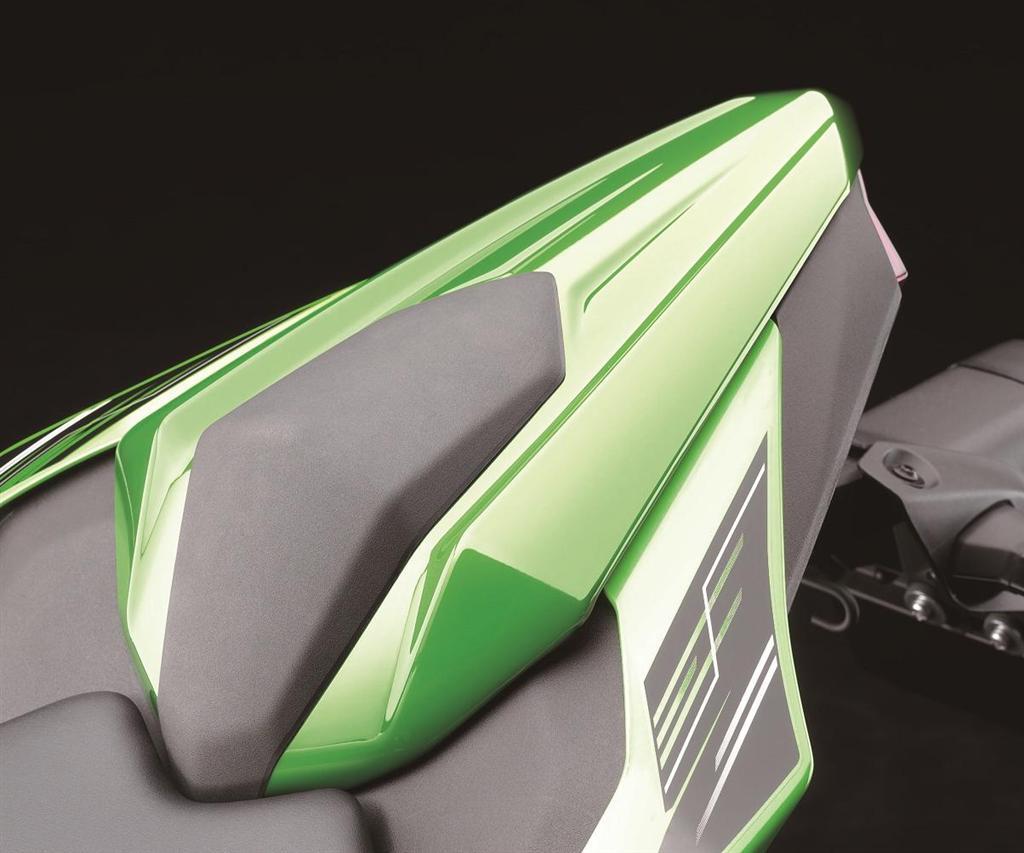 Καπάκι σέλας συνεπιβάτη (μονόσελο) (Ninja 125 & Z125)